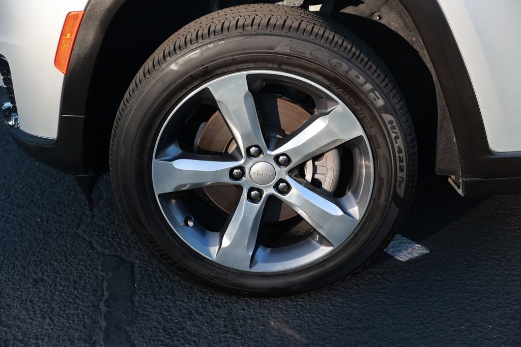 Used 2021 Jeep Grand Cherokee L Limited RWD image 12