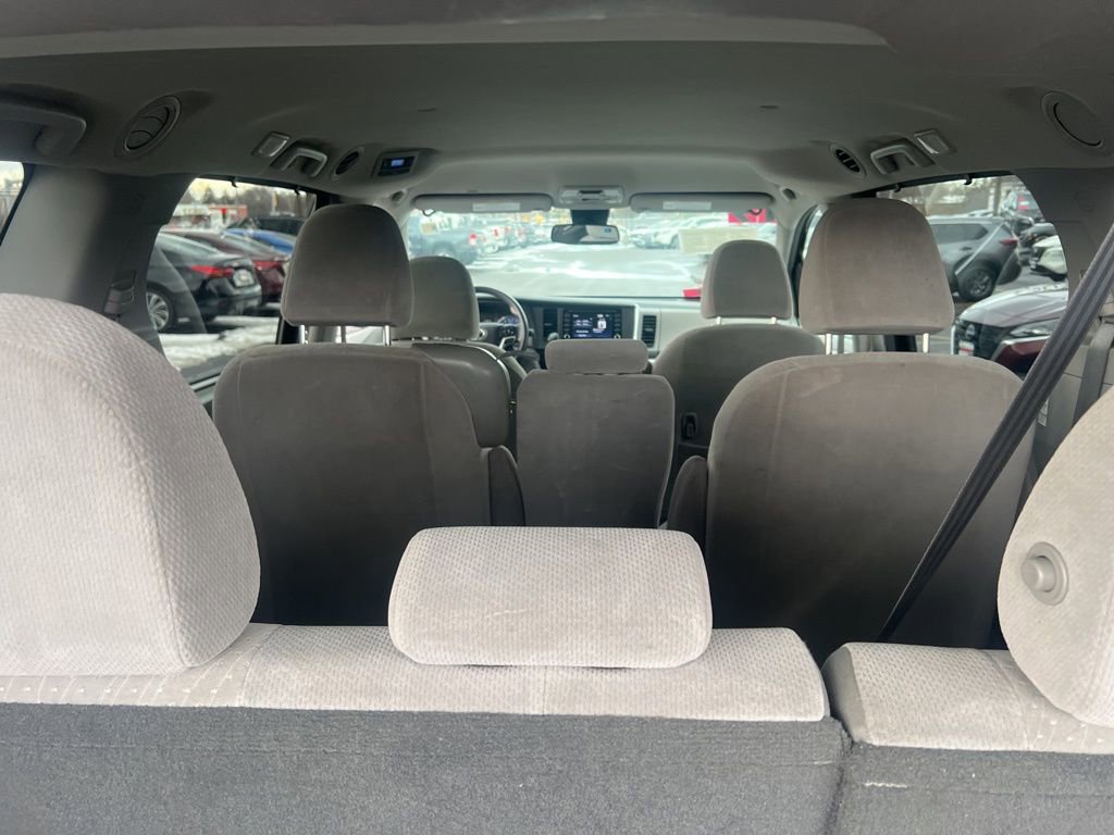 Used 2019 Toyota Sienna LE image 12