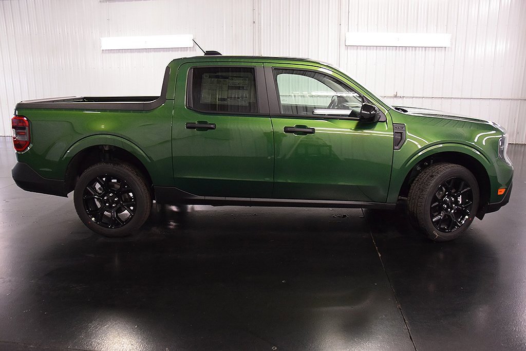 New 2025 Ford Maverick XLT w/ XLT Luxury Package image 9