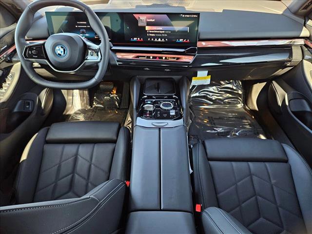 Certified 2025 BMW i5 eDrive40i w/ Premium Package image 26