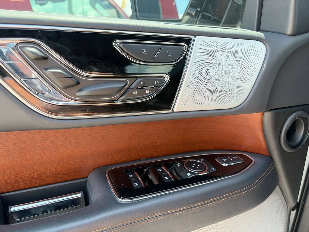 Used 2024 Lincoln Navigator Black Label AWD/4WD image 31
