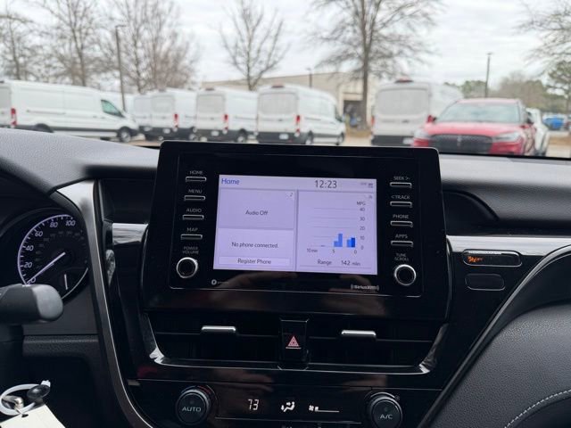 Used 2021 Toyota Camry SE image 12