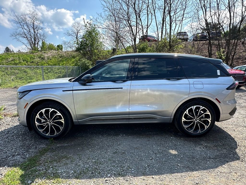 New 2026 Lincoln Nautilus Reserve AWD/4WD image 2