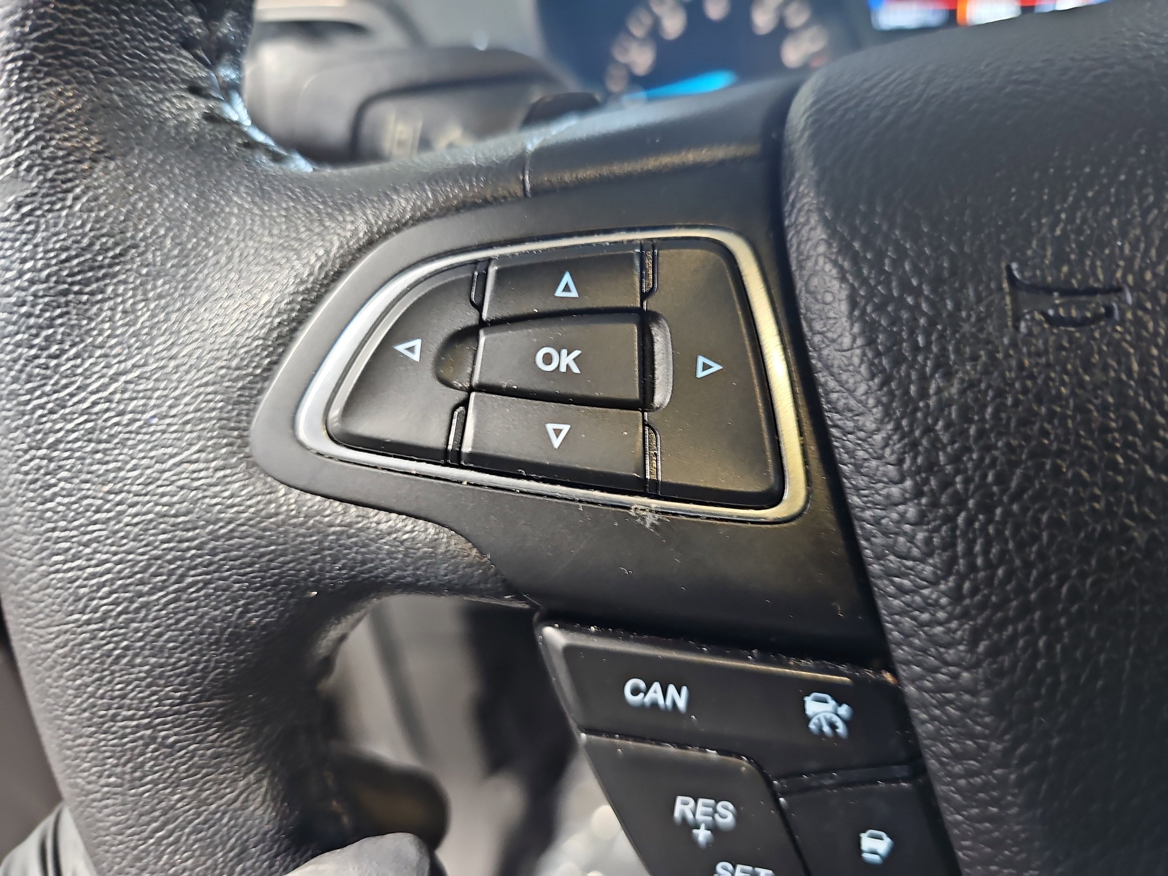 Used 2018 Ford Escape Titanium w/ Ford Safe & Smart Package AWD/4WD image 19