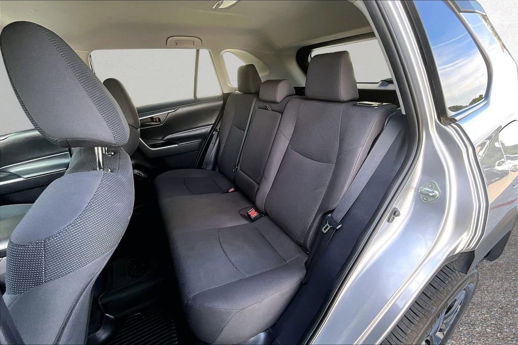 Certified 2019 Toyota RAV4 LE w/ All Weather Liner Package AWD/4WD image 22