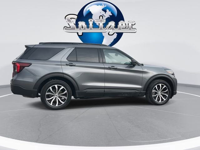 Used 2025 Ford Explorer ST-Line image 10