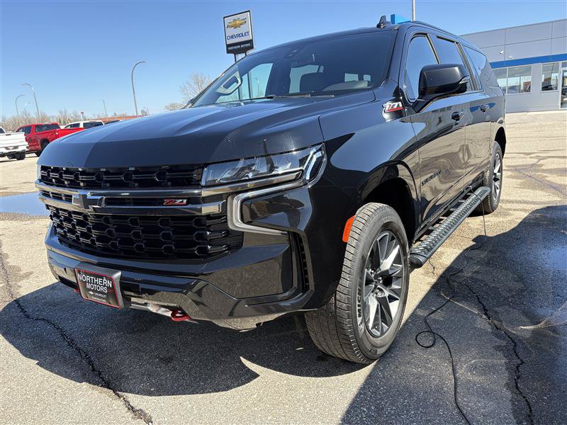 Used 2022 Chevrolet Suburban Z71 w/ Luxury Package AWD/4WD image 2