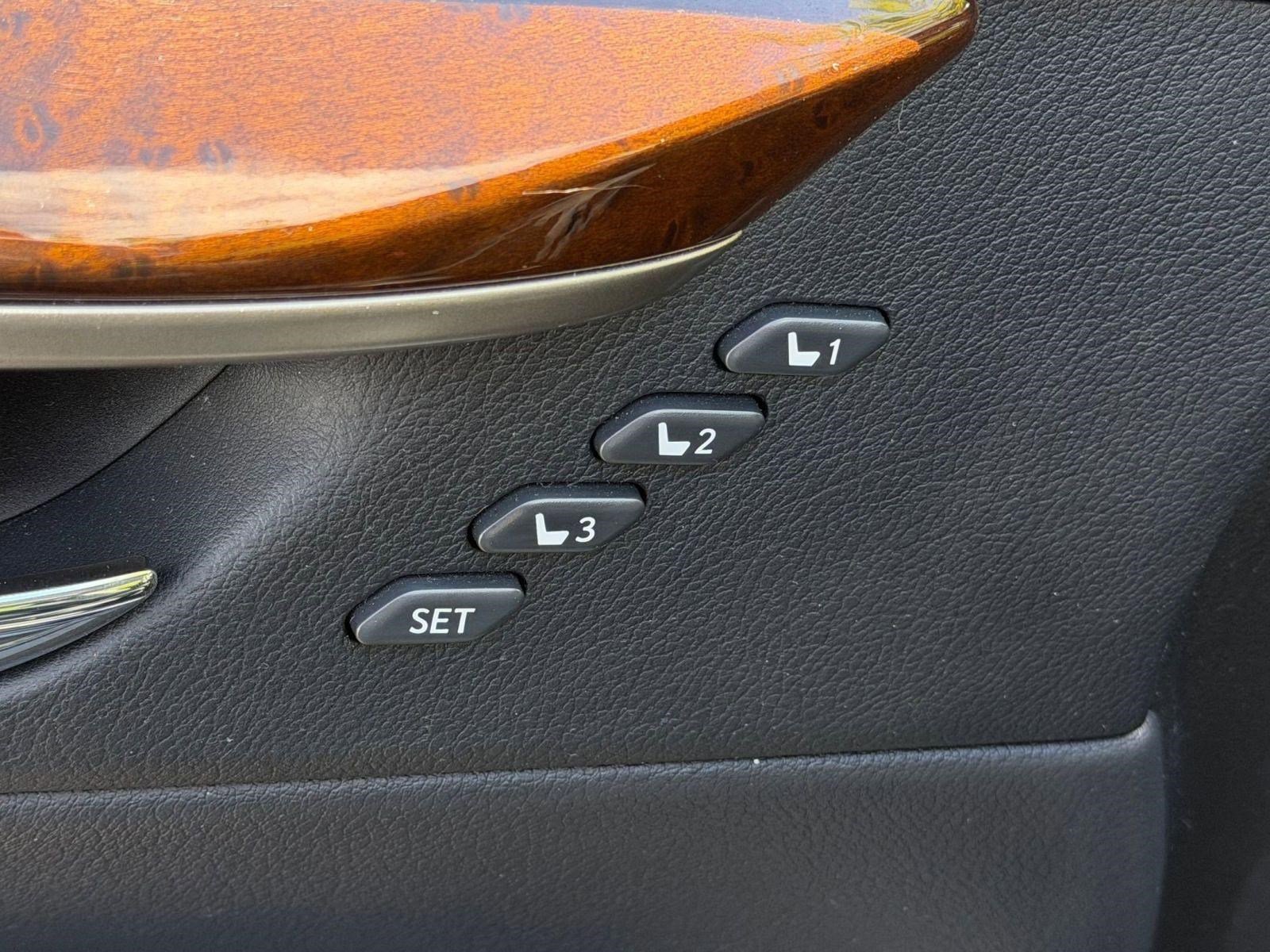 Used 2015 Lexus ES 350 w/ Premium Package FWD image 22
