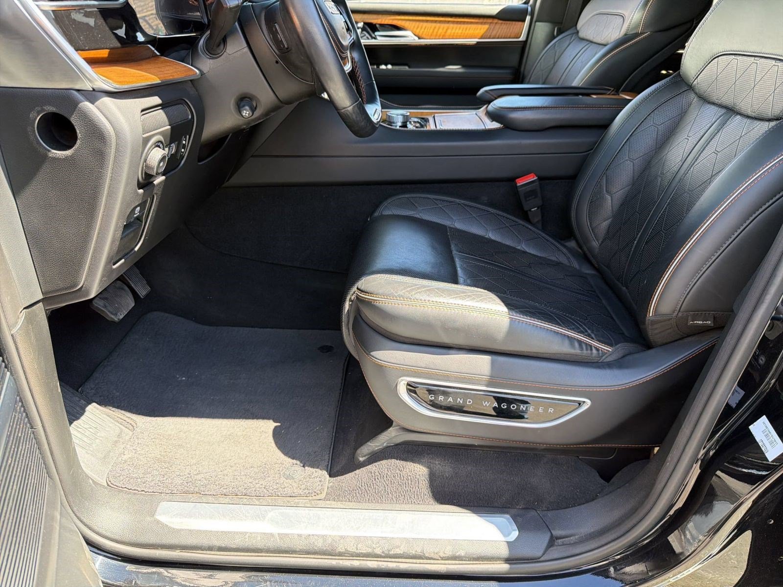 Used 2022 Jeep Grand Wagoneer Series III w/ Flexible Seating Group AWD/4WD image 5