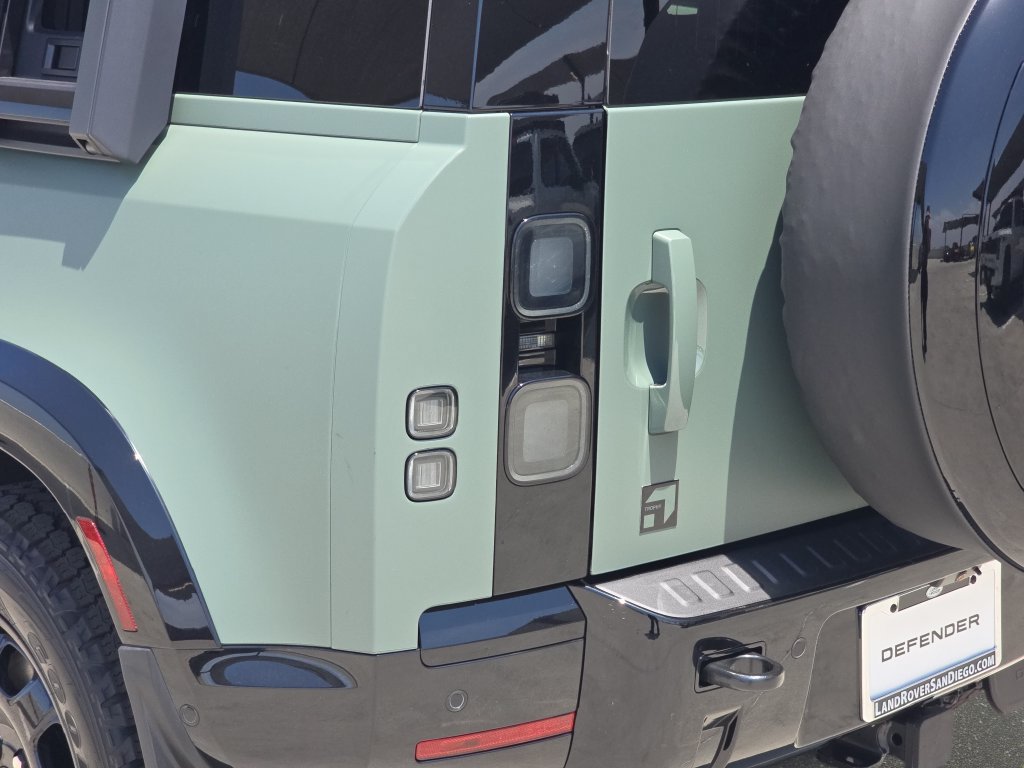 New 2026 Land Rover Defender 110 Trophy Edition AWD/4WD image 36