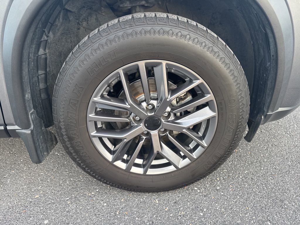 Used 2023 Nissan Rogue S image 11