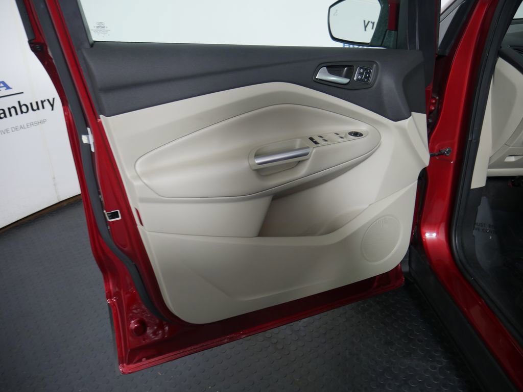 Used 2019 Ford Escape Titanium image 14