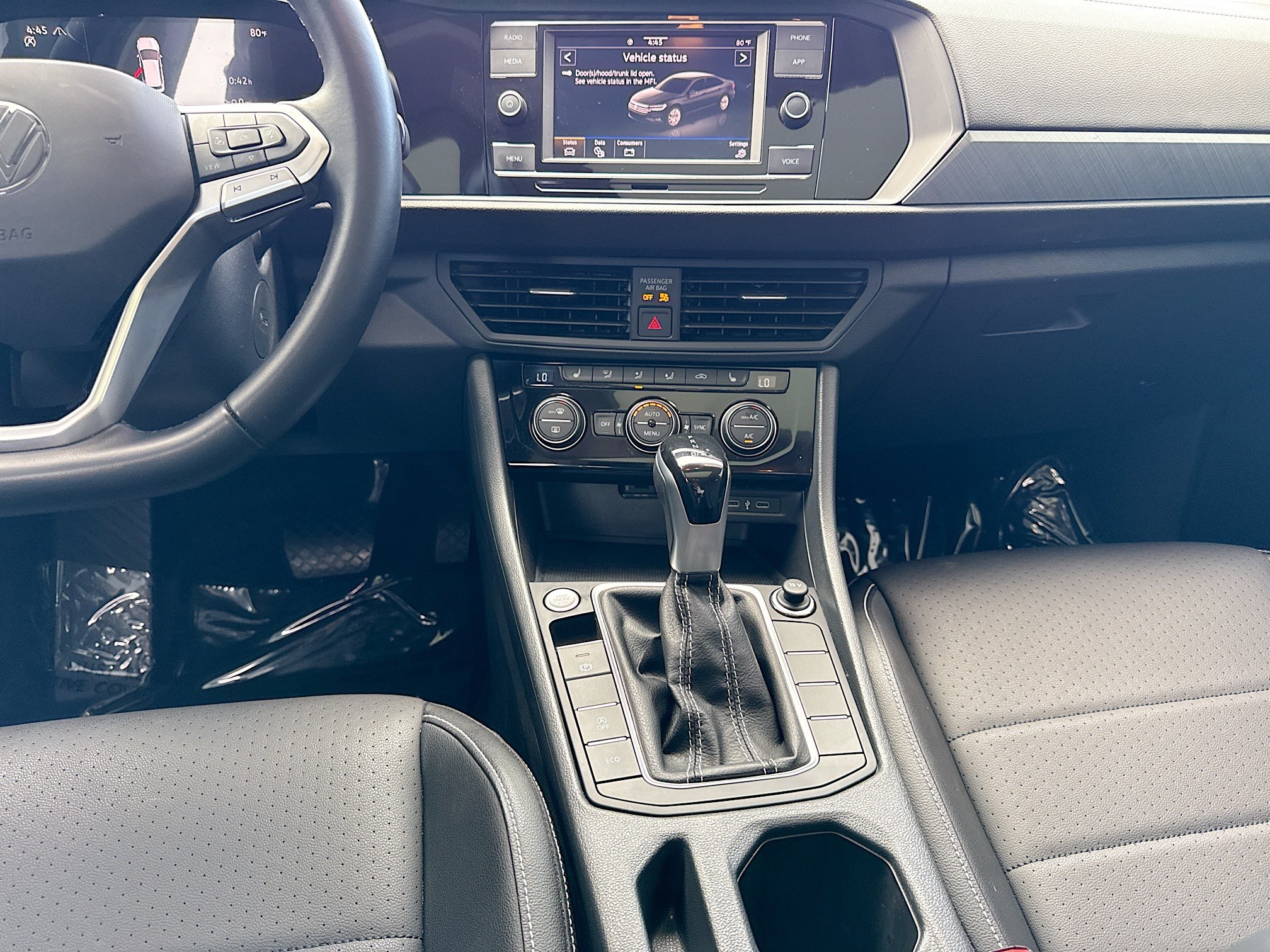 Used 2024 Volkswagen Jetta SE FWD image 18