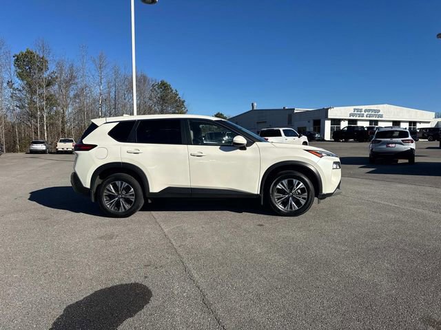 Used 2023 Nissan Rogue SV image 3