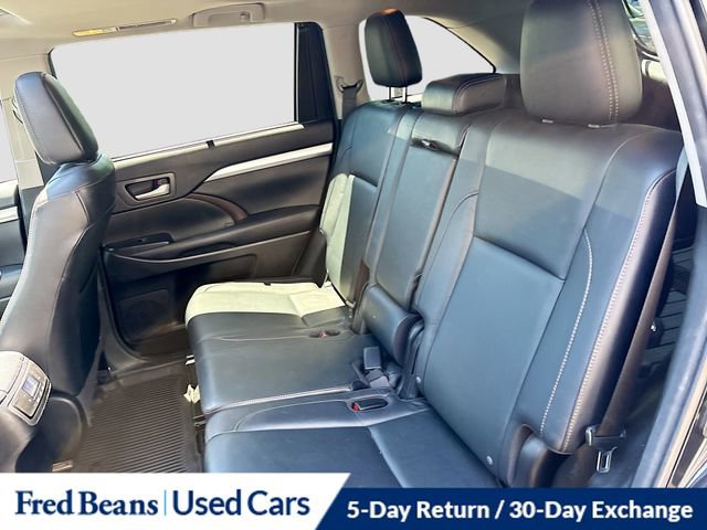 Used 2016 Toyota Highlander XLE AWD/4WD image 32