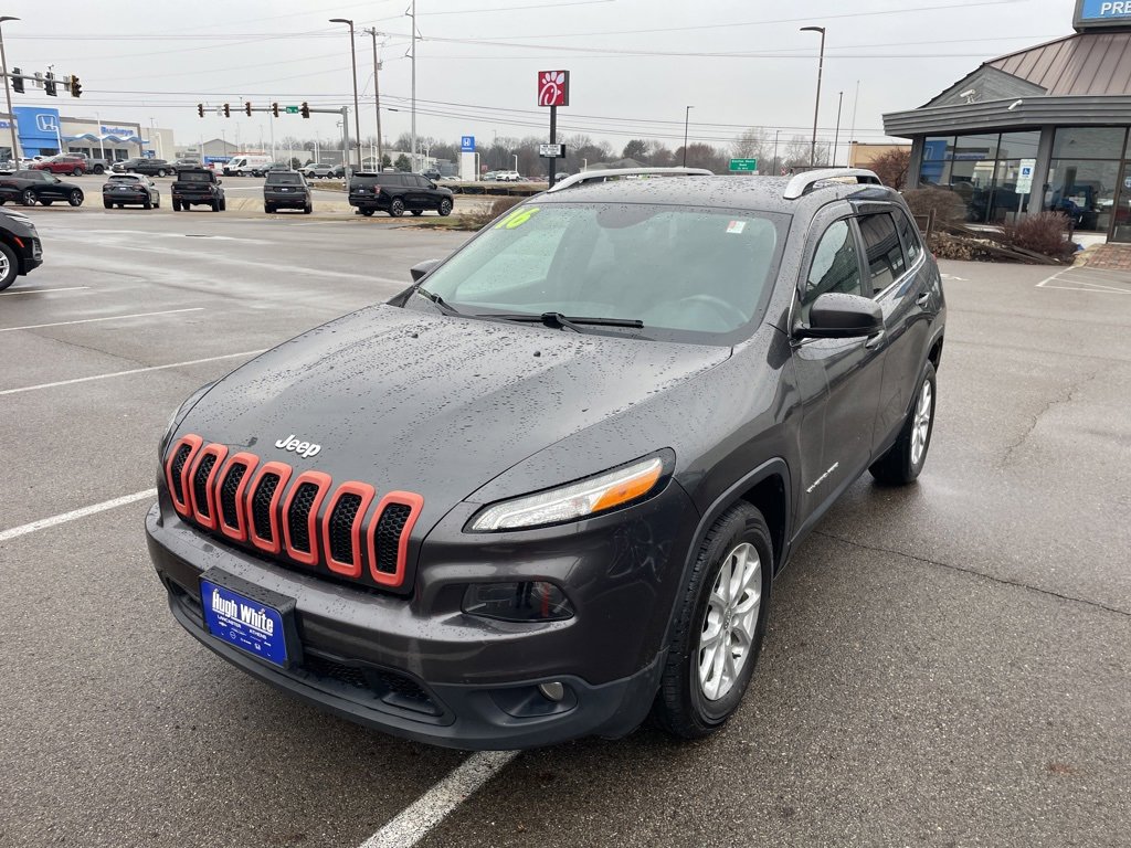Used 2016 Jeep Cherokee Latitude w/ Safety/Convenience Group image 2