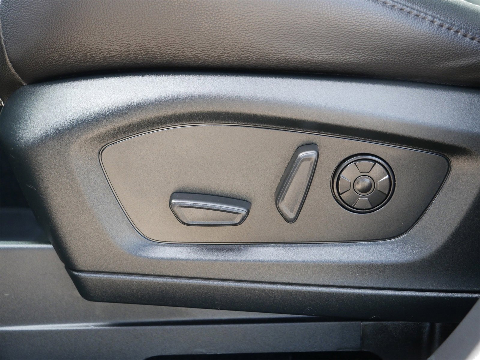 Used 2022 Ford Explorer ST w/ Equipment Group 401A image 13