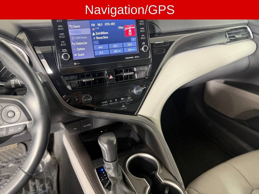 Used 2022 Toyota Camry XLE FWD image 3