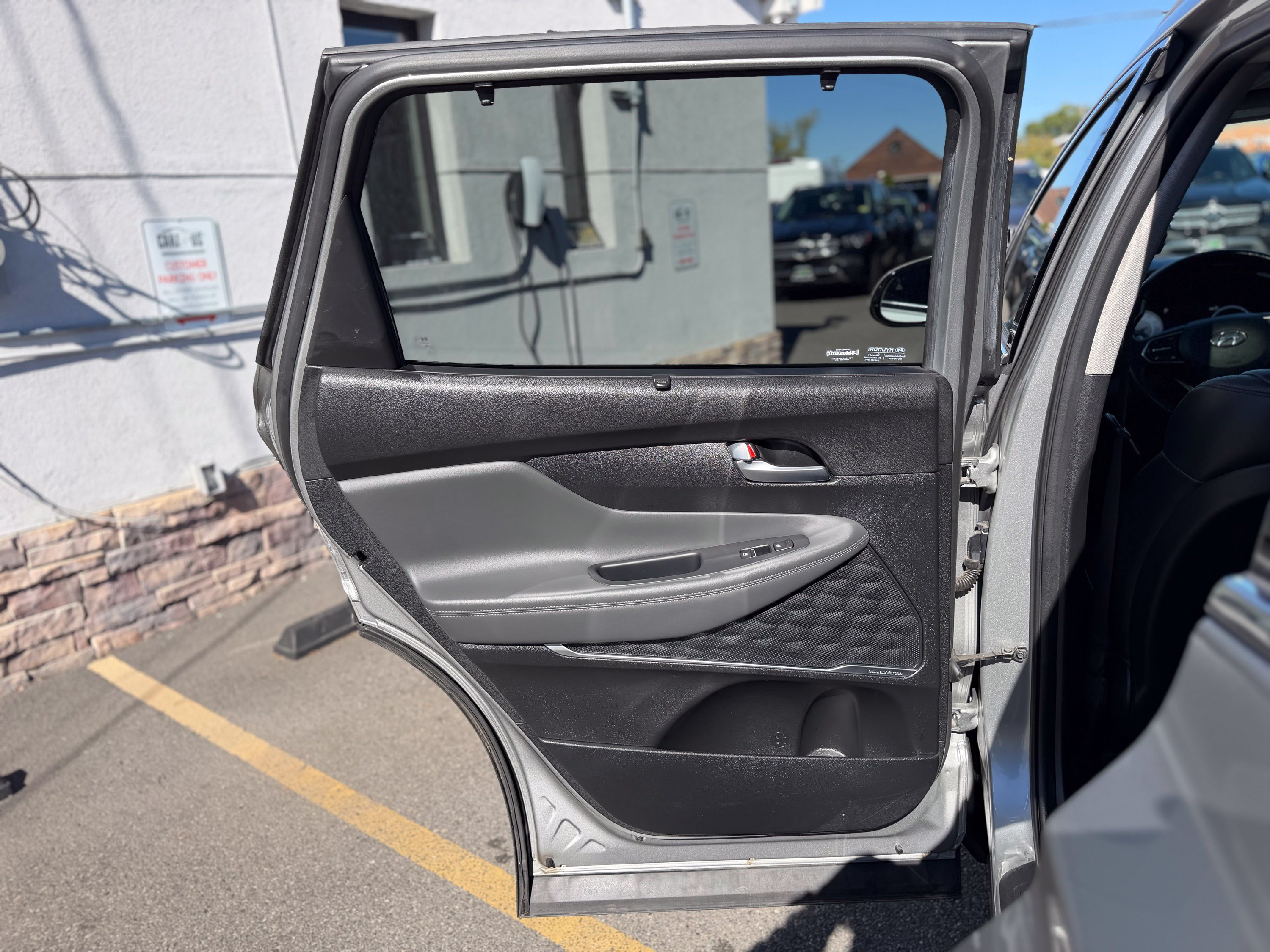 Used 2023 Hyundai Santa Fe Limited AWD/4WD image 16