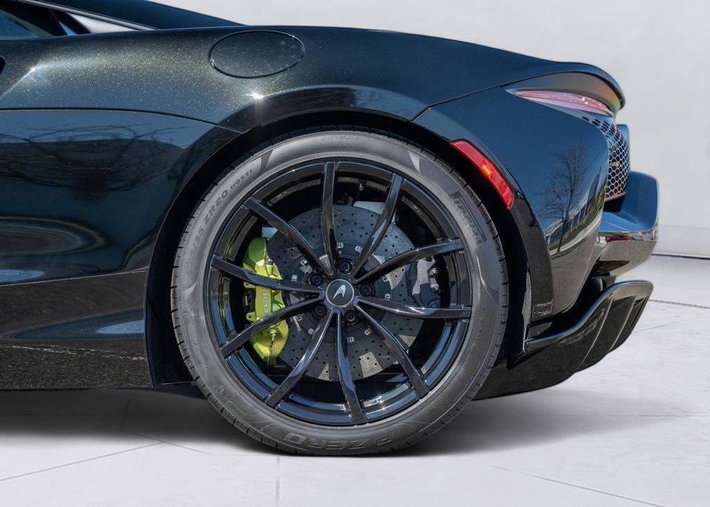 New 2025 McLaren Artura image 26