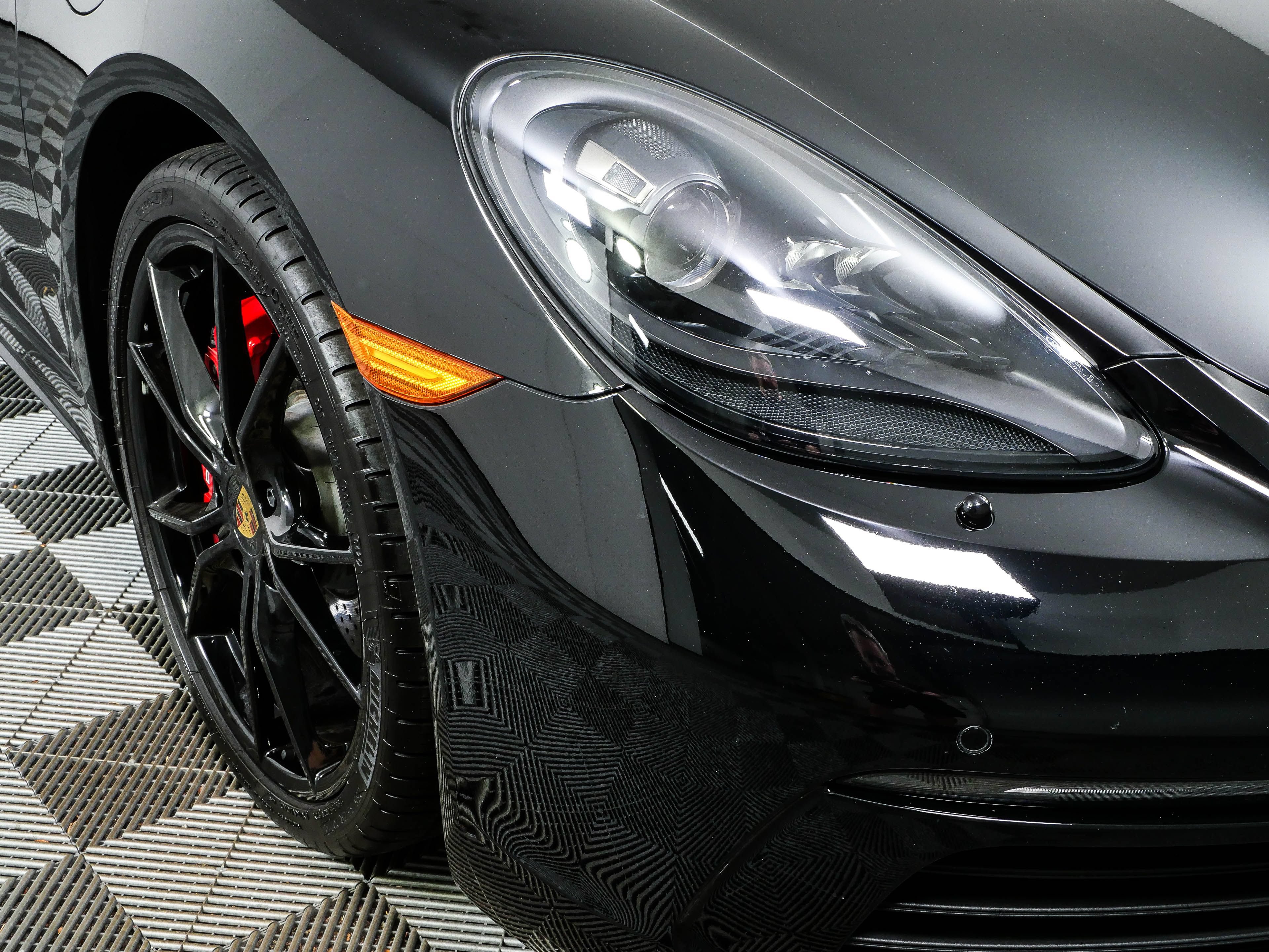 Certified 2024 Porsche 718 Cayman S RWD image 33