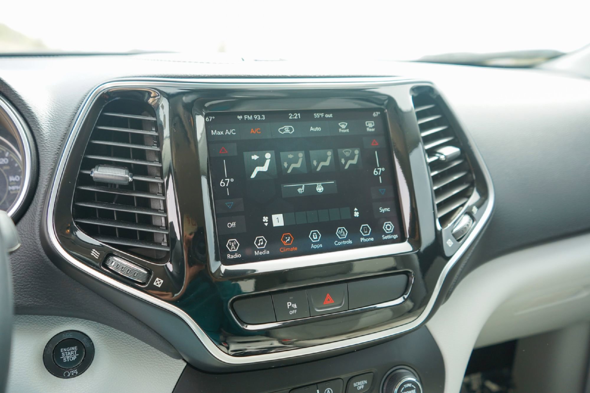 Used 2019 Jeep Cherokee Limited image 16