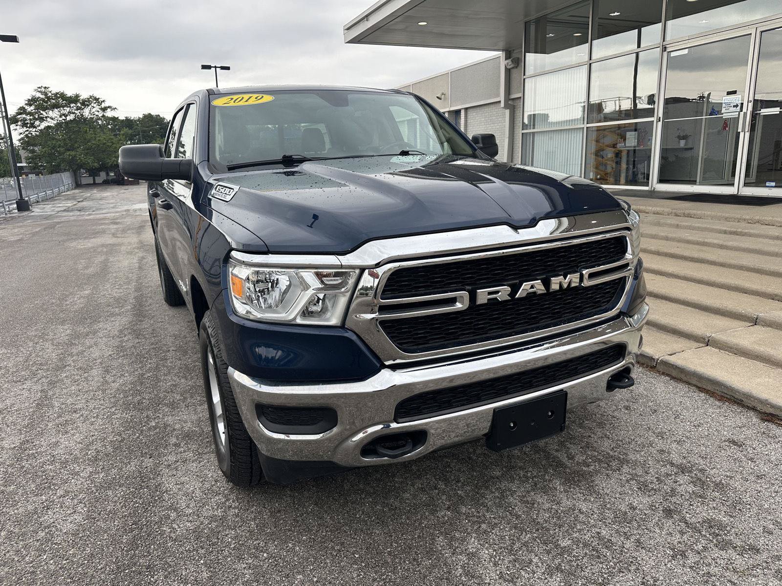 Used 2019 RAM 1500 Tradesman w/ SXT Appearance Group AWD/4WD image 4