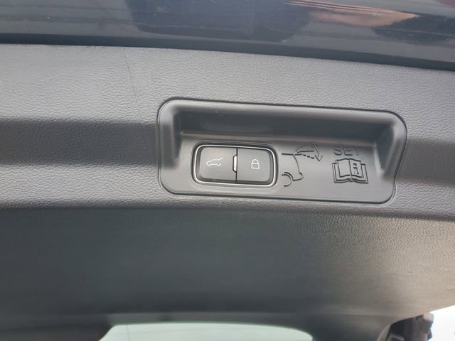 Used 2022 Ford Explorer XLT w/ Equipment Group 202A image 29