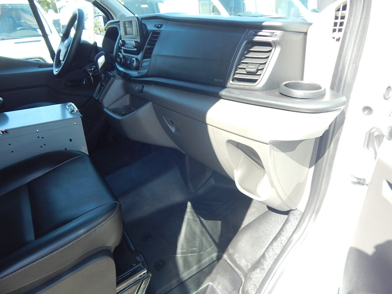 Used 2025 Ford Transit 250 148 Medium Roof RWD image 19