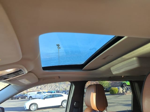 Used 2012 Jeep Grand Cherokee Overland AWD/4WD image 6