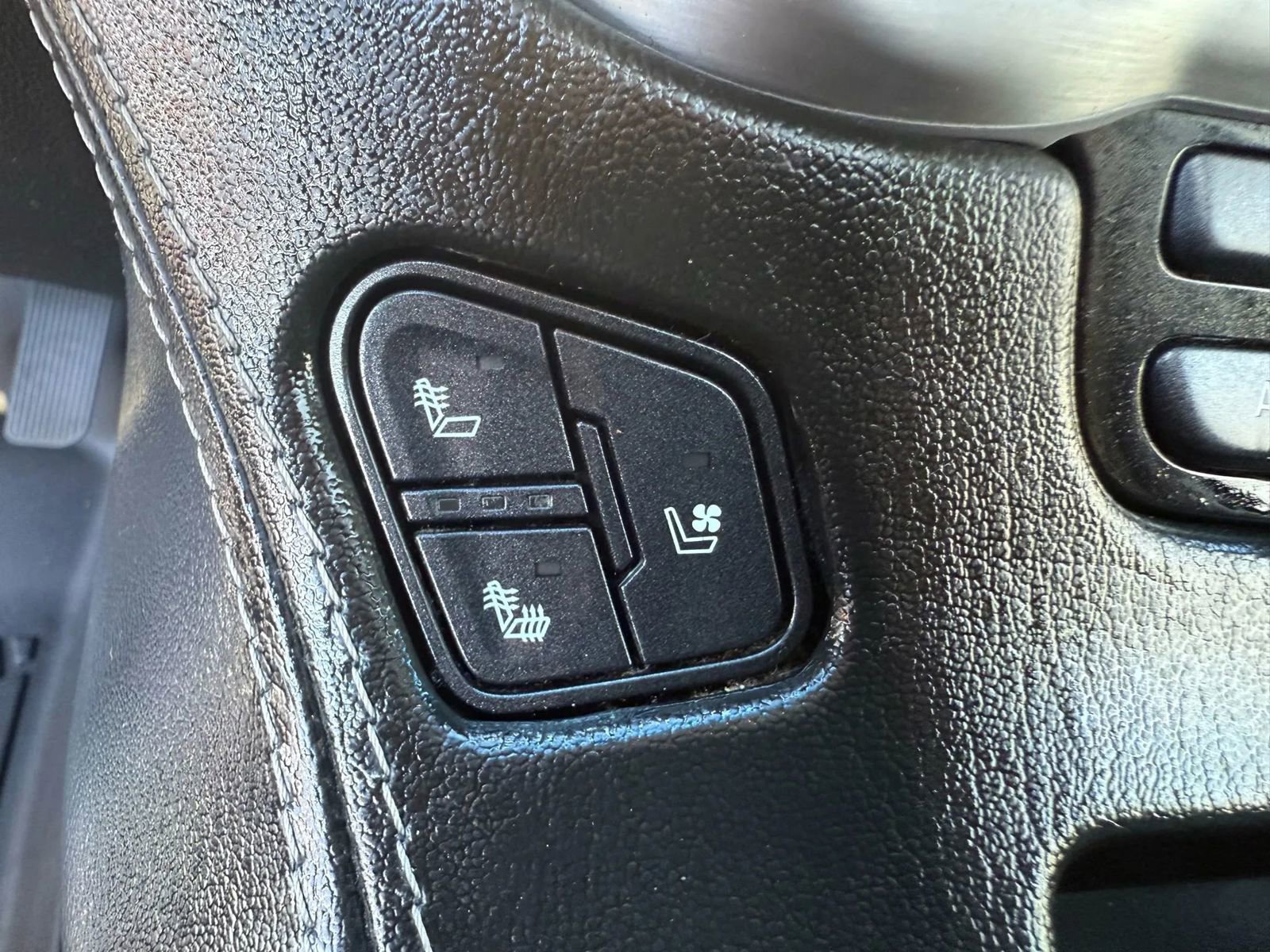 Used 2019 GMC Yukon XL SLT image 33