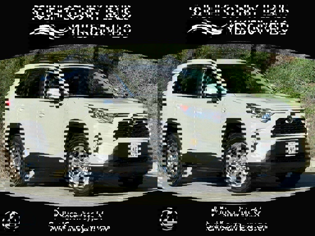 Used 2021 Toyota RAV4 XLE Premium image 1