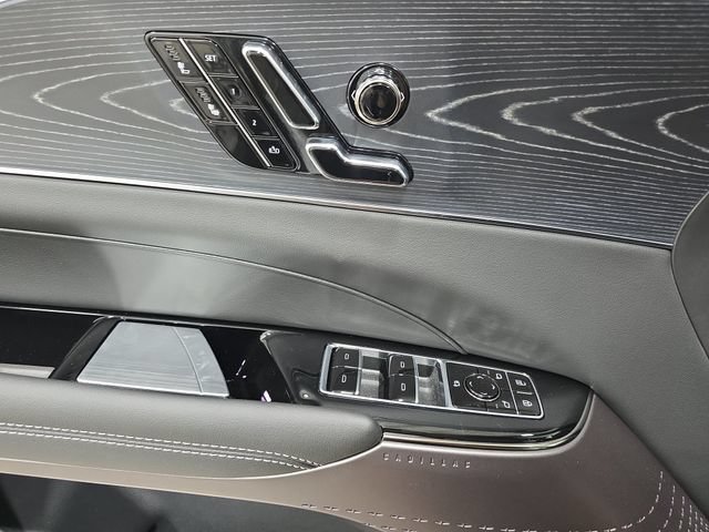 New 2026 Cadillac Lyriq Luxury w/ LPO, Floor Liner Package AWD/4WD image 25
