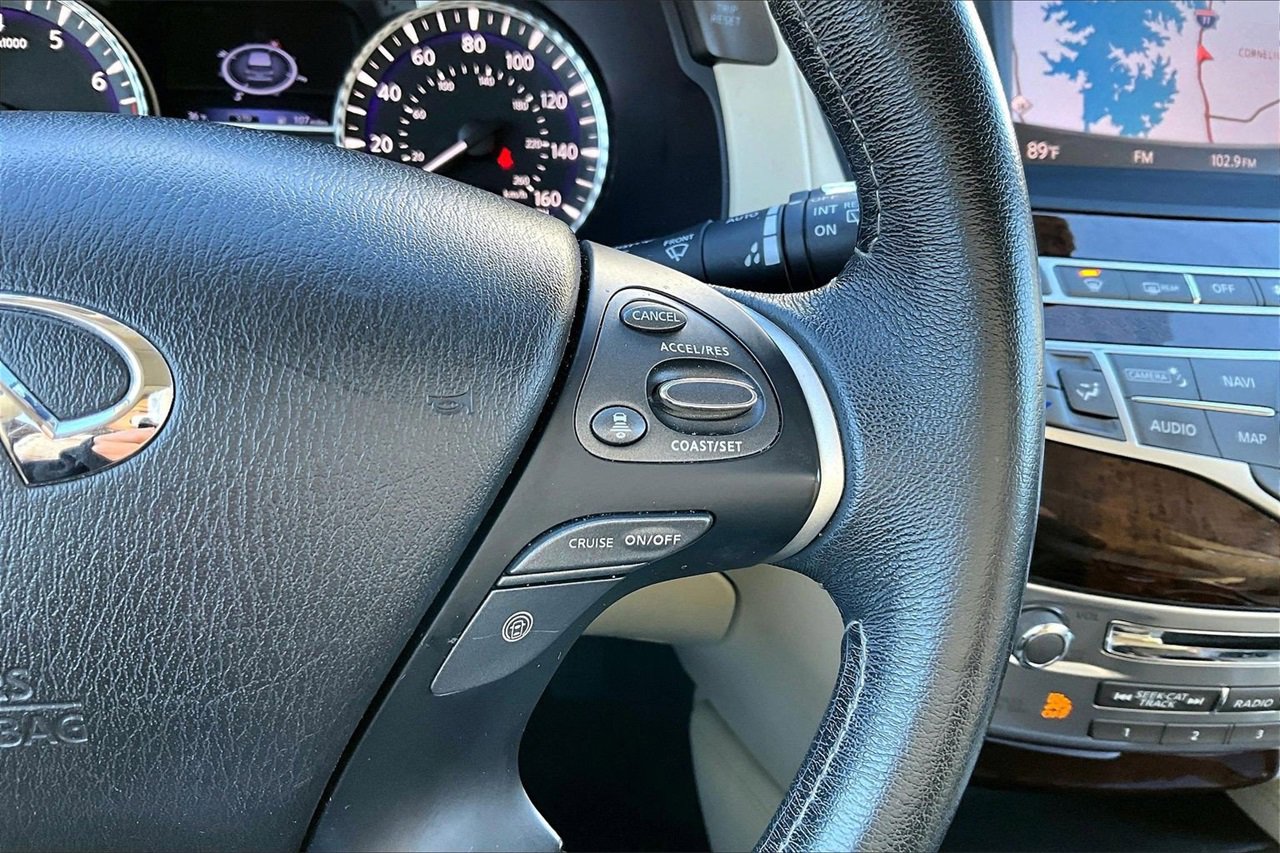 Used 2017 INFINITI QX60 Luxe w/ Deluxe Technology Package image 32