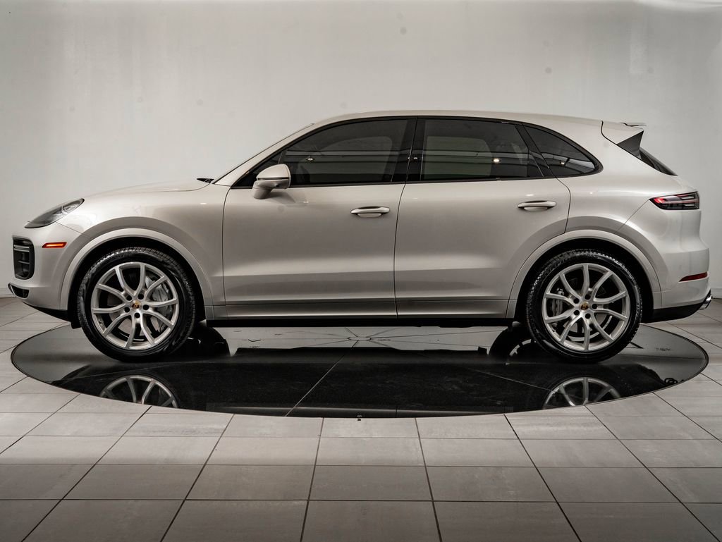 Certified 2021 Porsche Cayenne Turbo AWD/4WD image 2