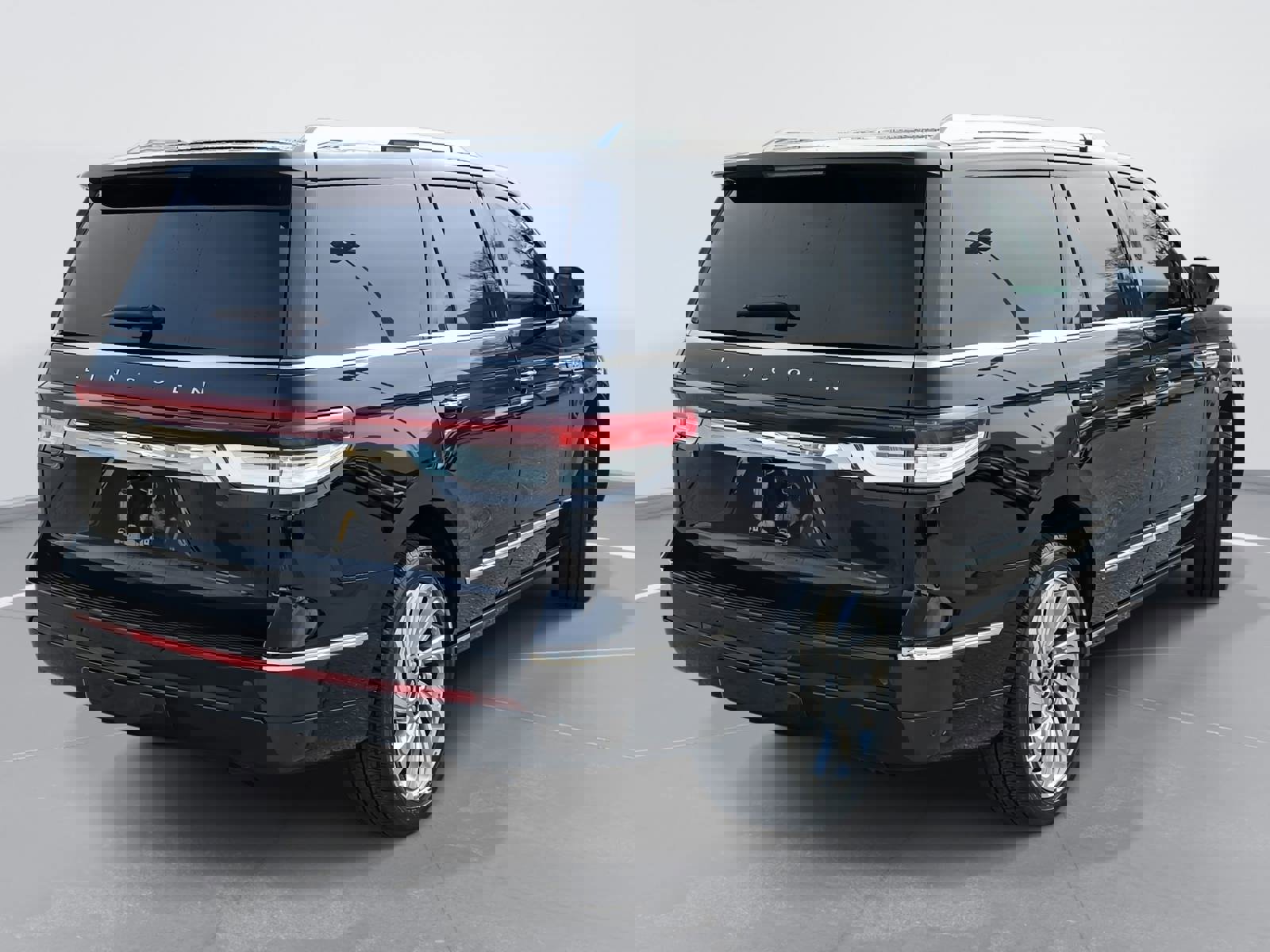 Used 2024 Lincoln Navigator Reserve image 5