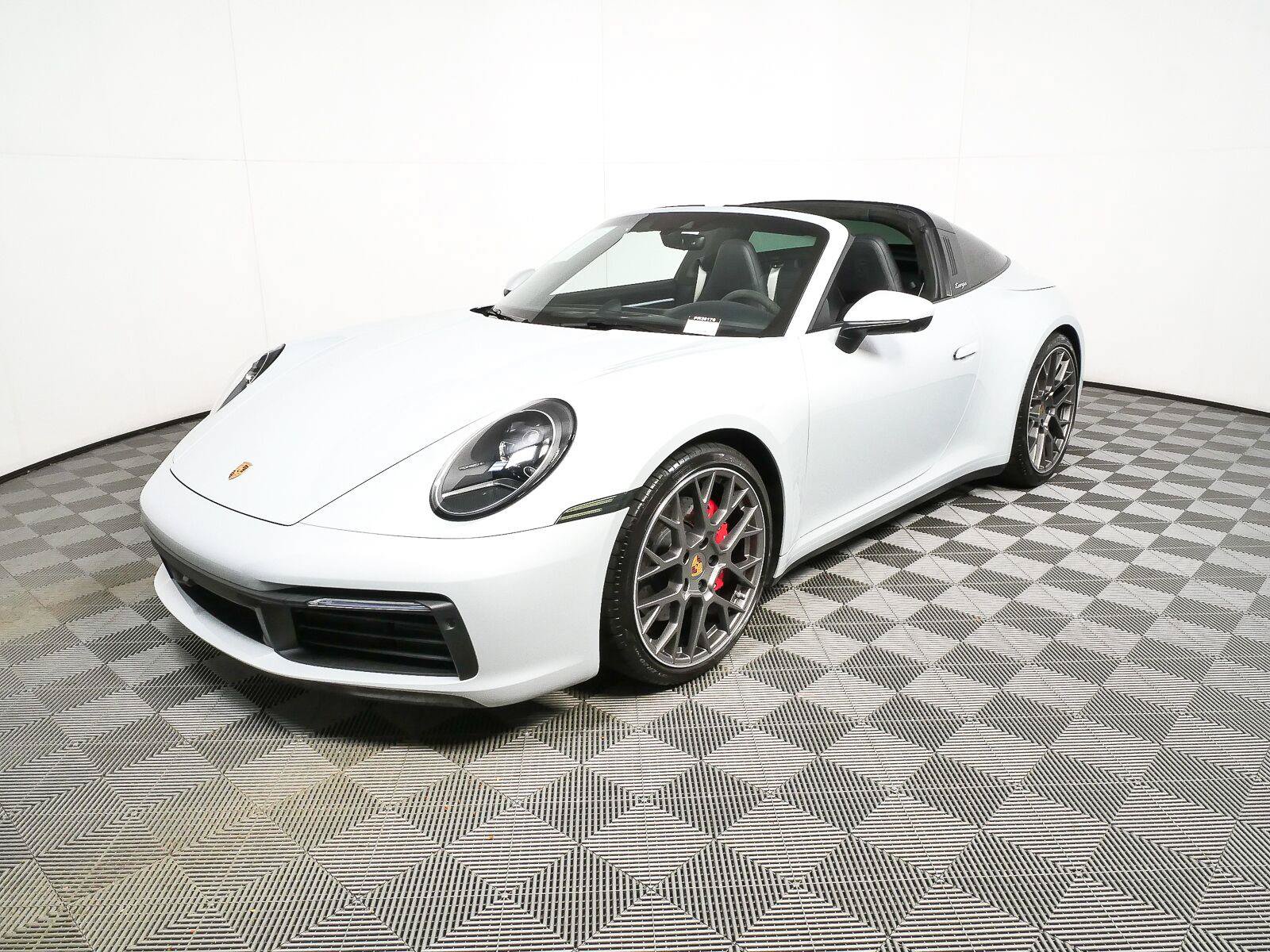 Certified 2024 Porsche 911 Targa 4S w/ Premium Package AWD/4WD image 33