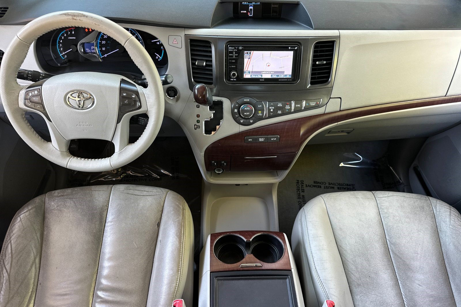 Used 2014 Toyota Sienna XLE FWD image 16