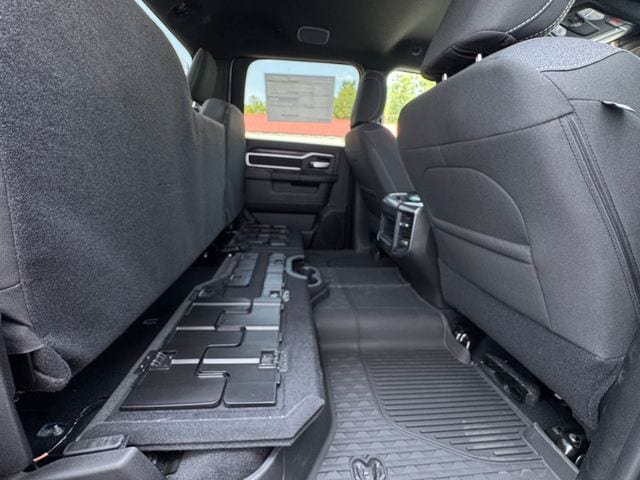 New 2026 RAM 2500 Big Horn AWD/4WD image 32