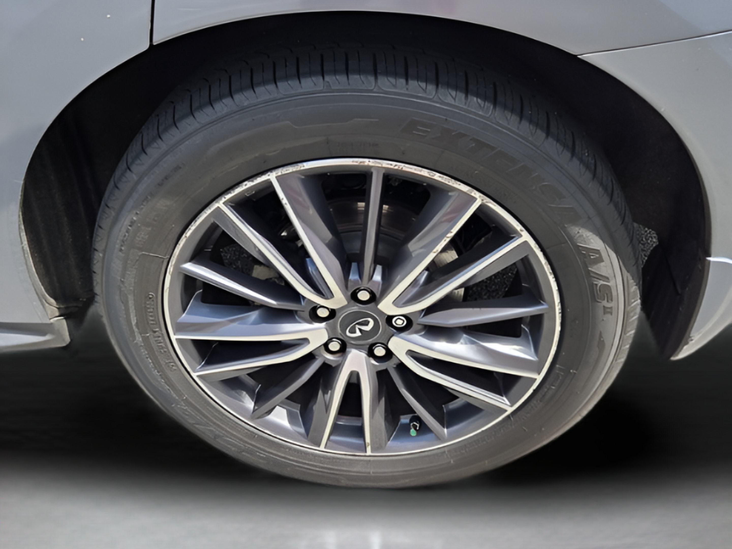 Used 2017 INFINITI QX60 FWD w/ Deluxe Technology Package image 32