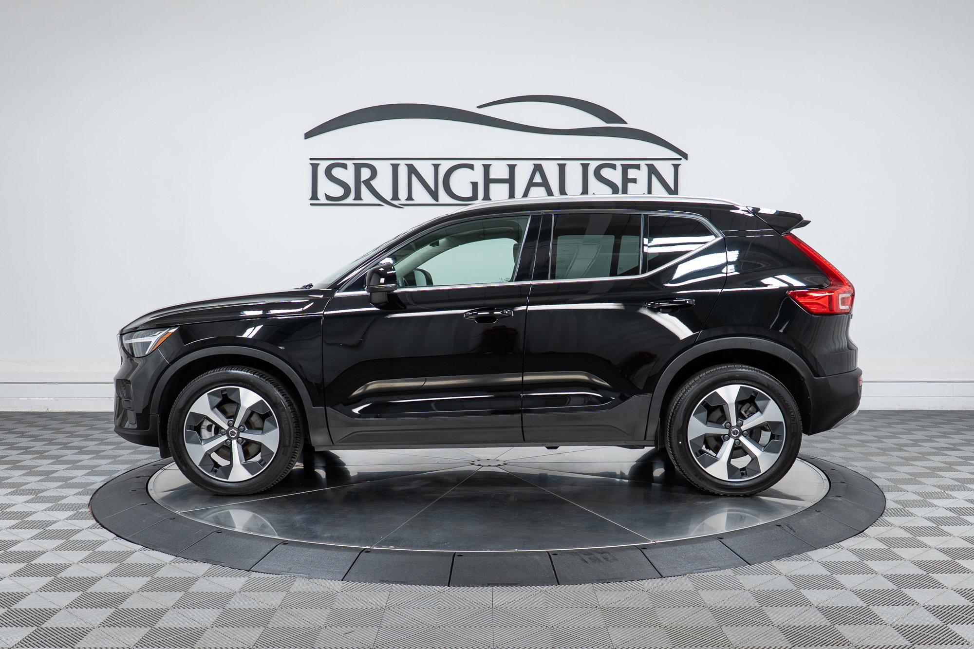 Used 2023 Volvo XC40 B5 Plus w/ Protection Package Premier image 8