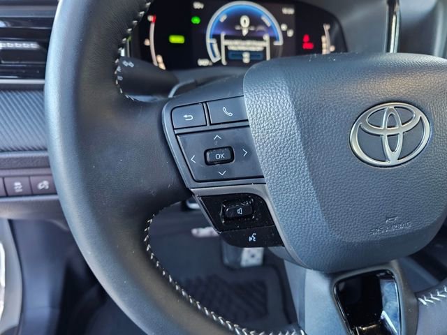 Used 2026 Toyota Camry SE image 33