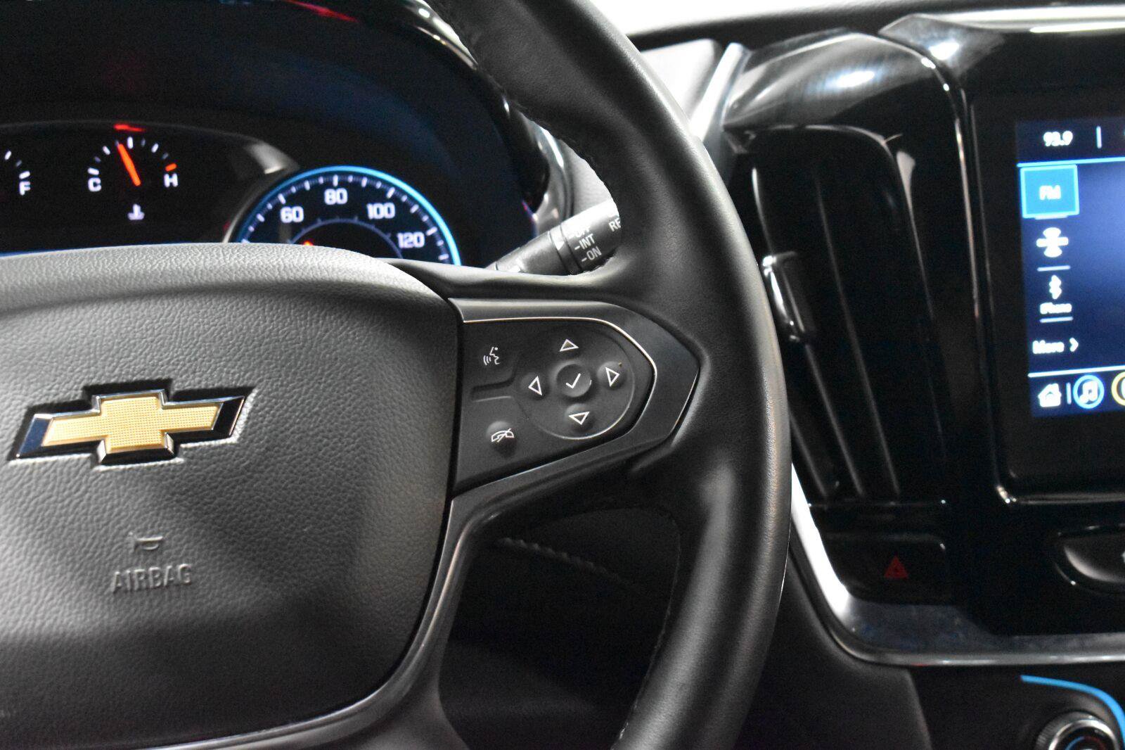 Used 2023 Chevrolet Traverse LT FWD image 9