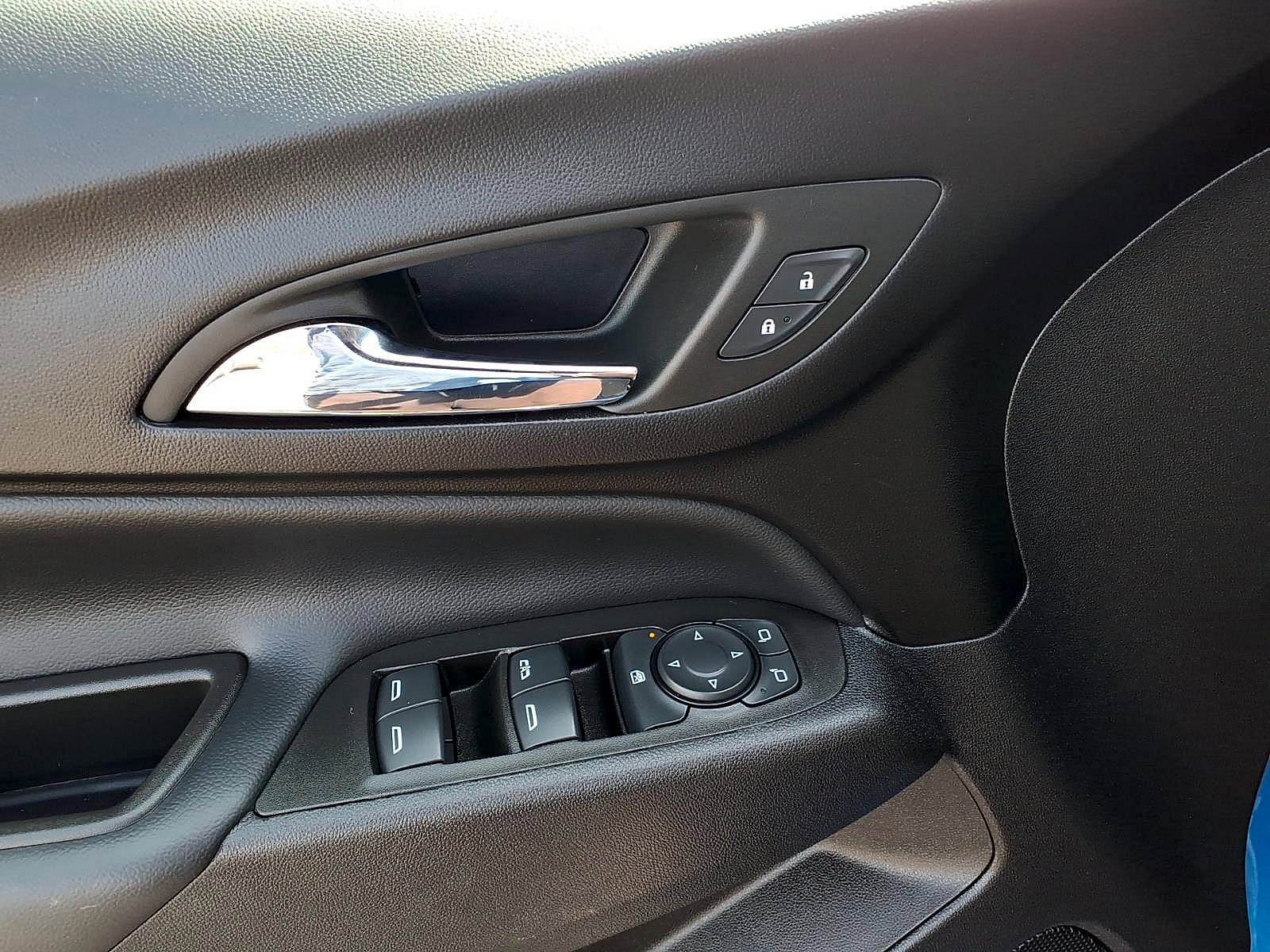 Certified 2024 Chevrolet Equinox LT w/ LPO, Floor Liner Package image 11