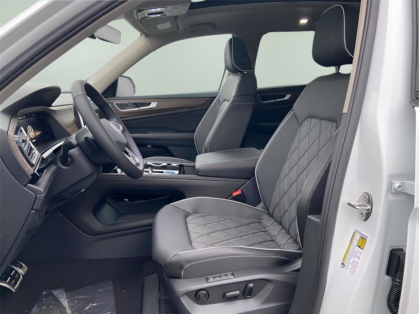 New 2026 Volkswagen Atlas SEL Premium R-Line image 9