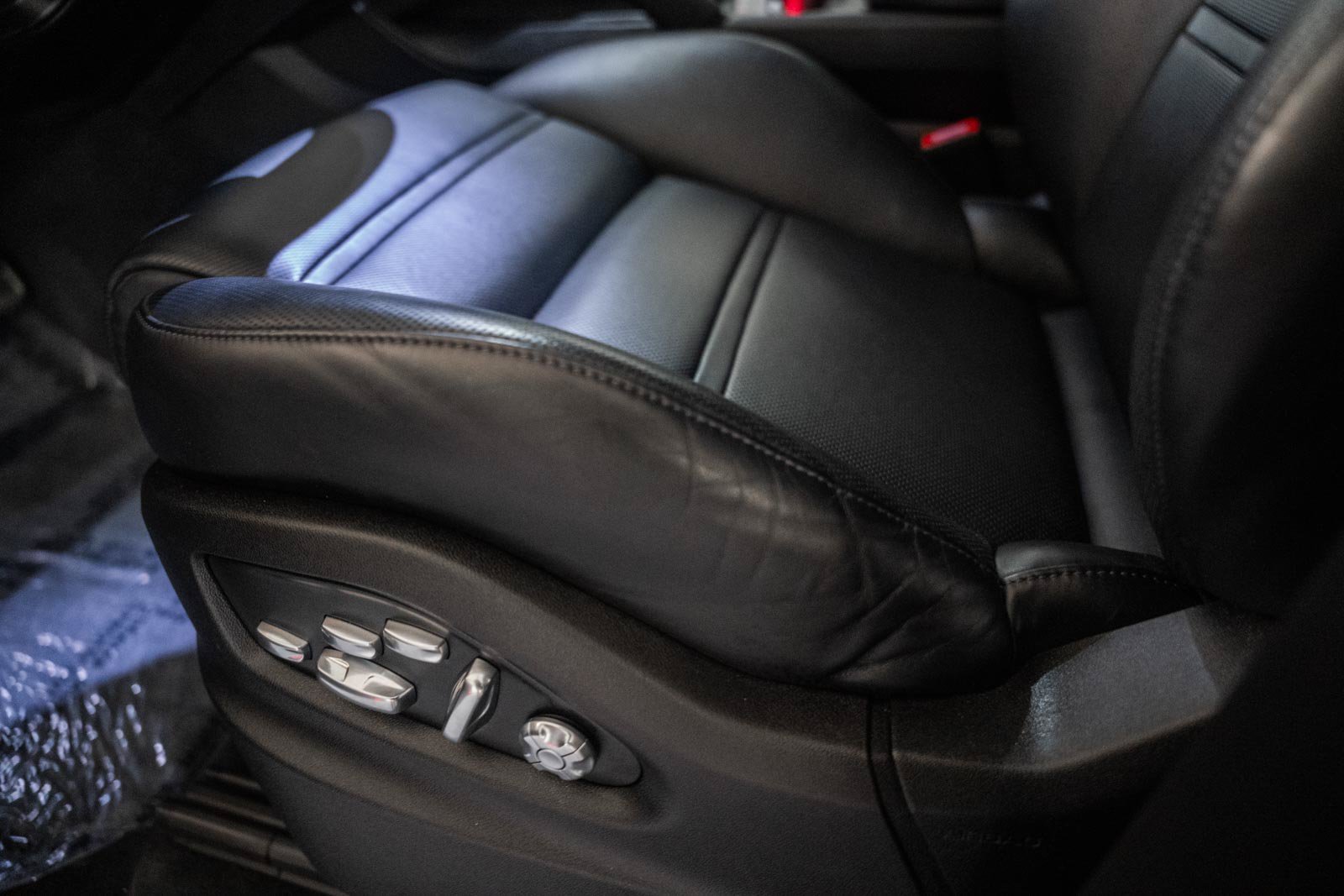 Used 2021 Porsche Cayenne GTS AWD/4WD image 37