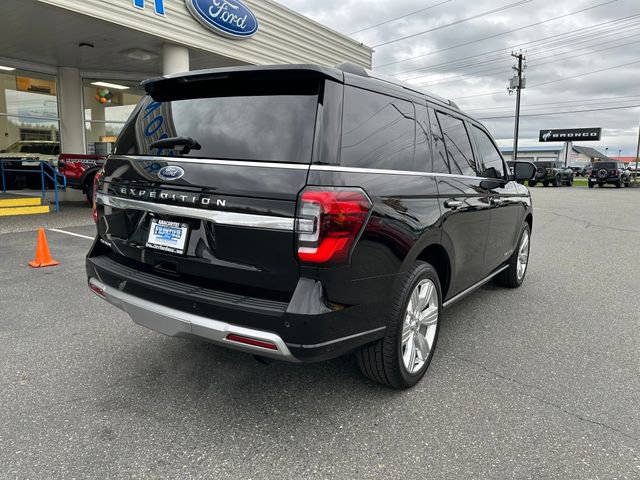 Used 2024 Ford Expedition Platinum image 3