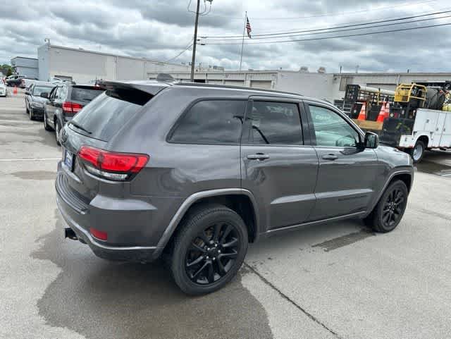 Used 2017 Jeep Grand Cherokee Altitude AWD/4WD image 19