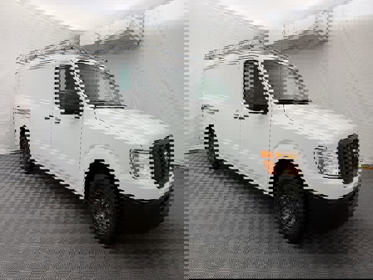 Used 2015 Nissan NV 2500 SV image 3