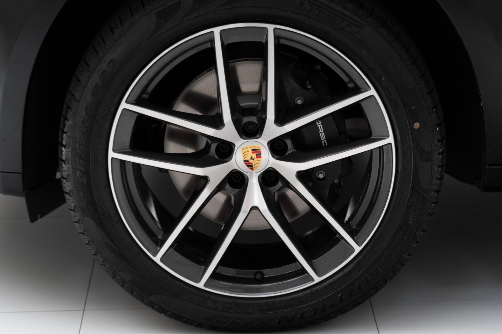 Certified 2025 Porsche Macan AWD/4WD image 11